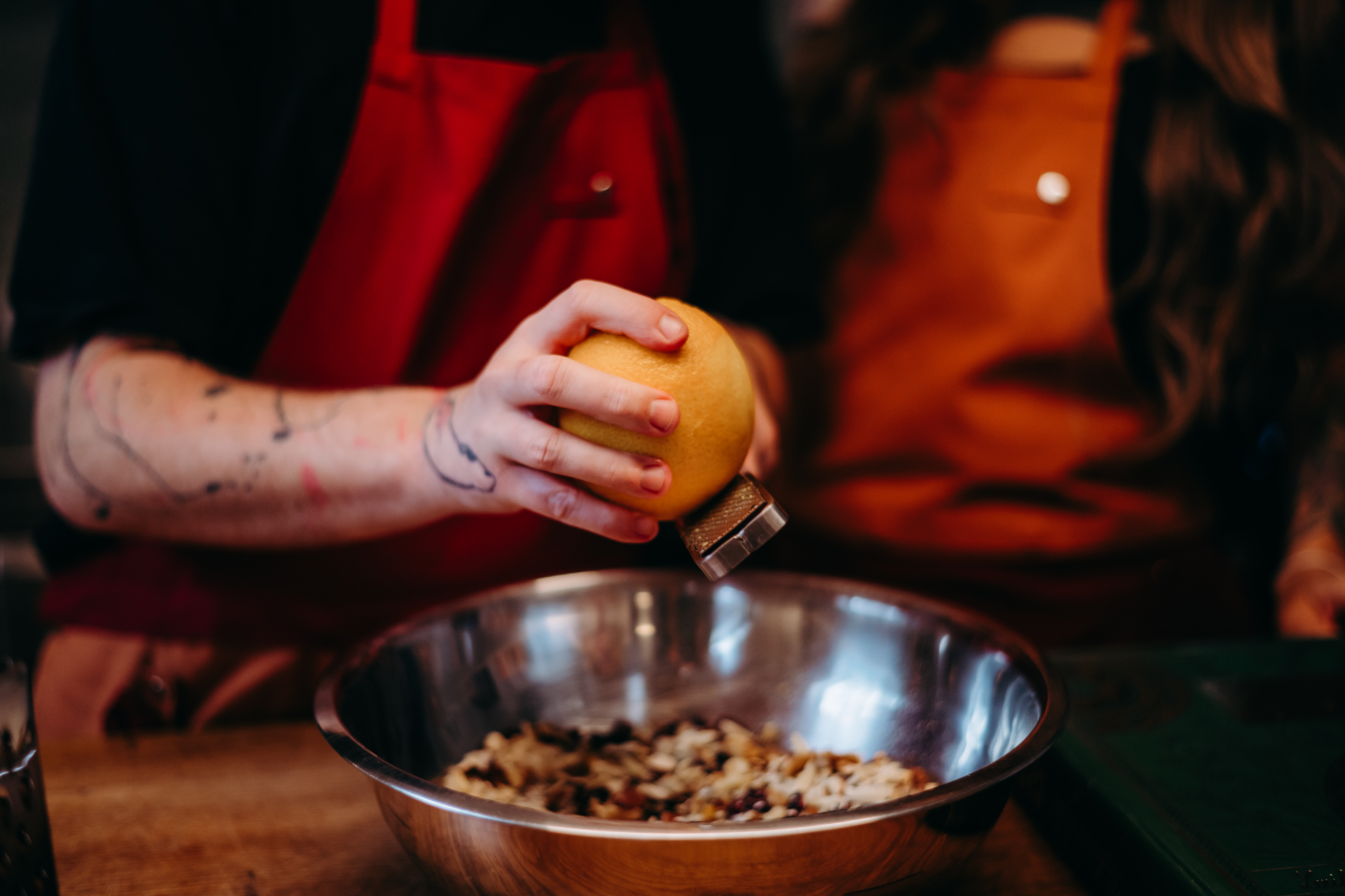 SOUZEN Apron & Cookbook Set 2/3