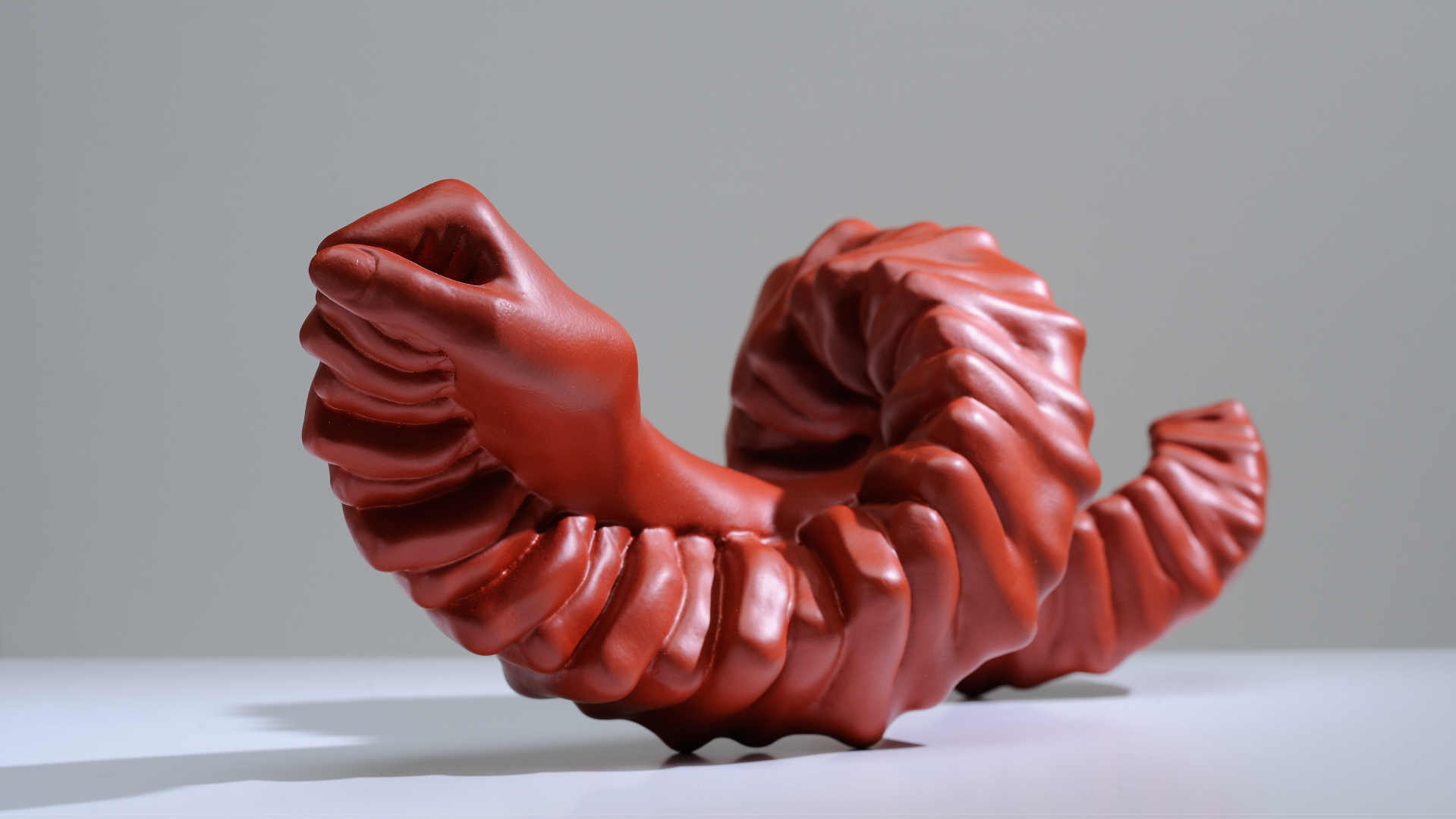 Socha Ruka vytvořená 3D tiskem