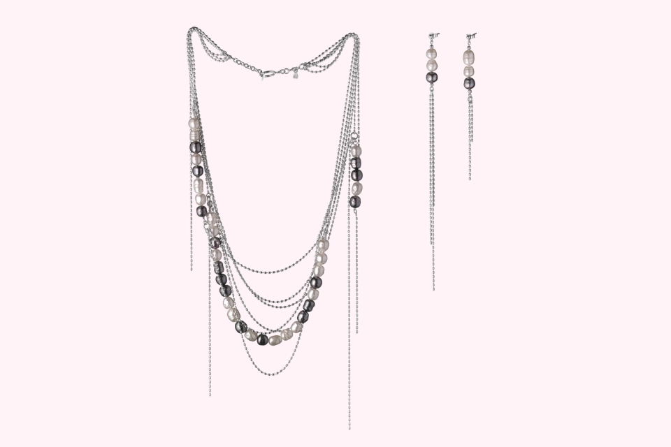 Set náhrdelníku a náušnic s perlami