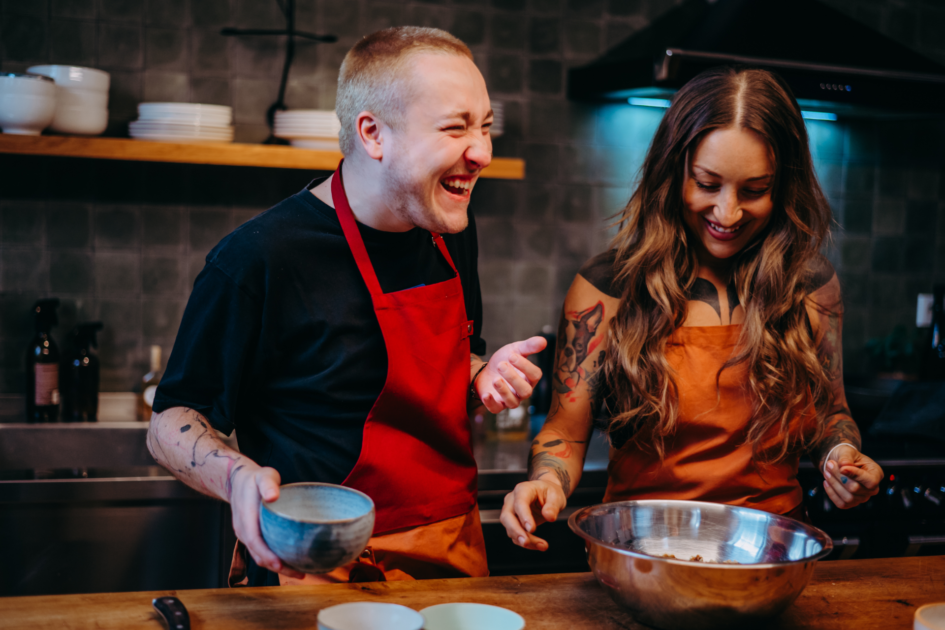 SOUZEN Apron & Cookbook Set 1/3