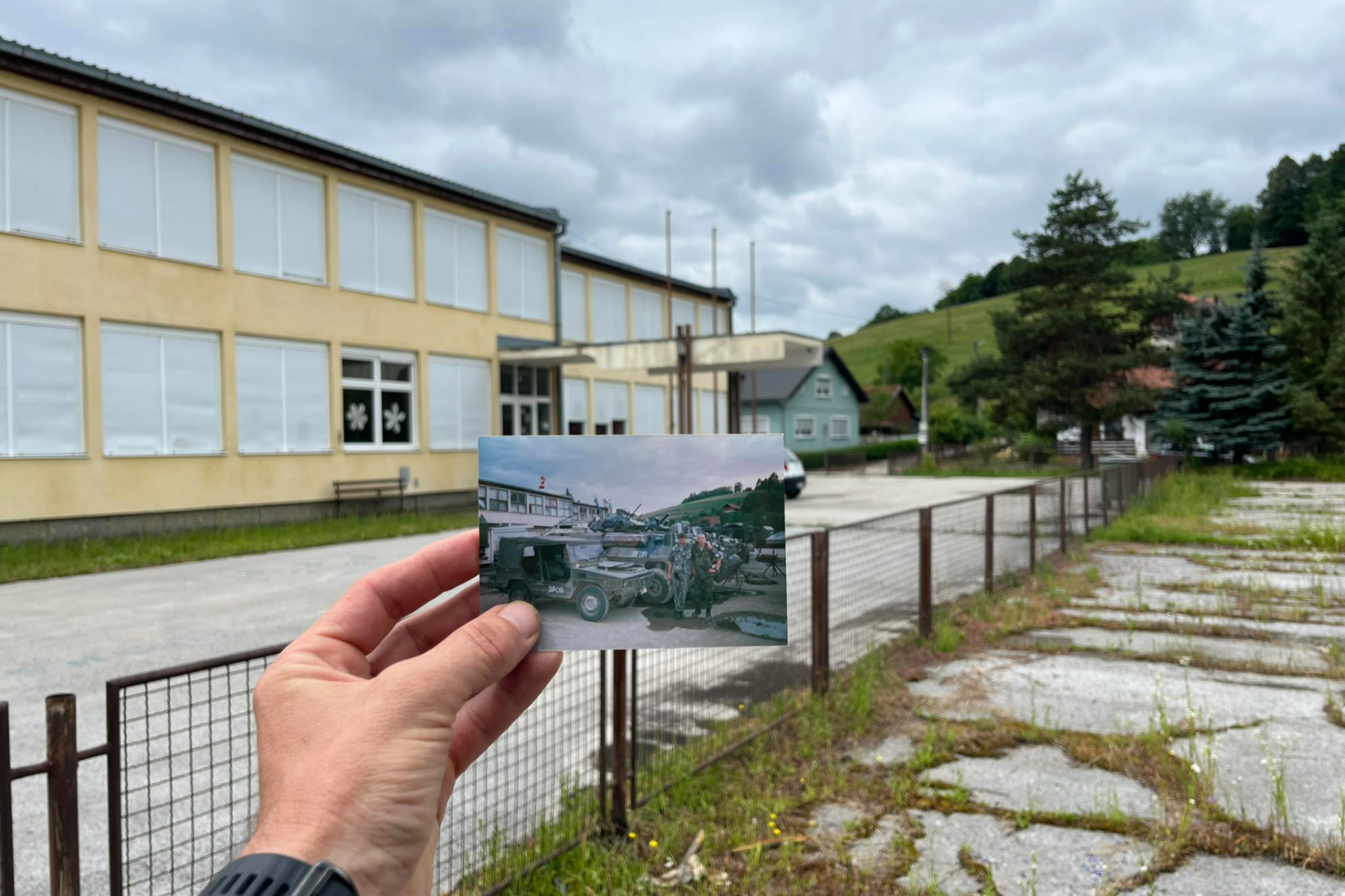 Láhev s příběhem mise SFOR Kruška