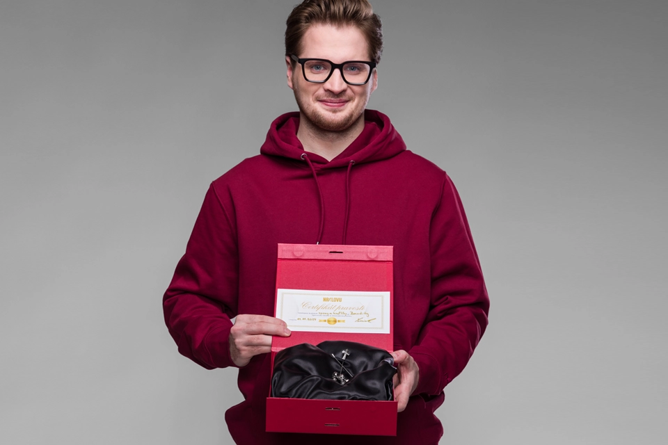 SPONA A MANŽETOVÉ KNOFLÍKY BANDITY