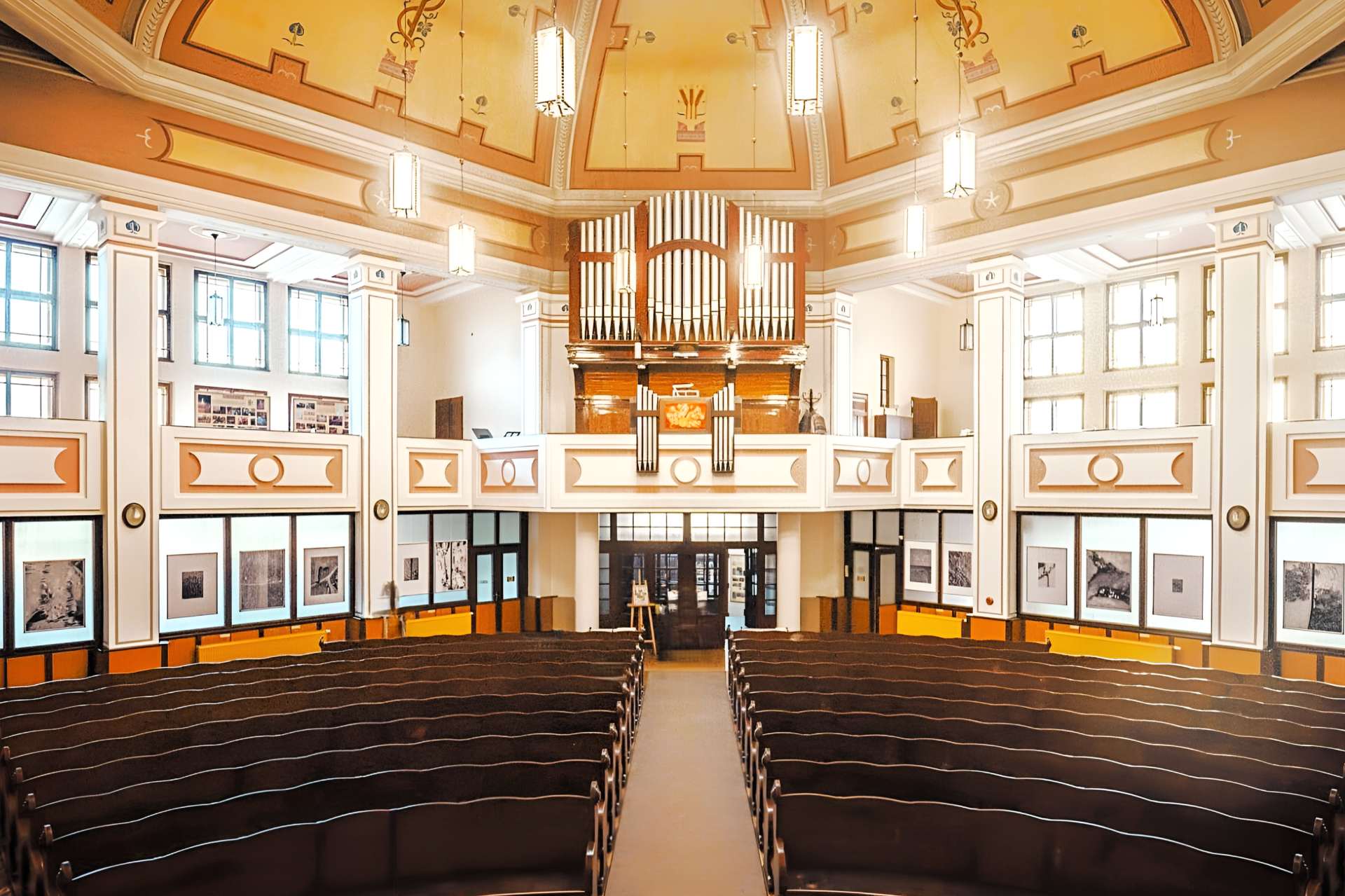 Tajemný obraz - Fialový muž