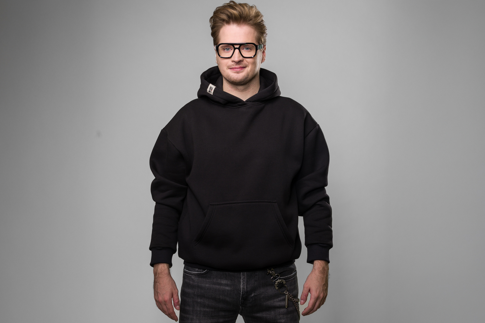 NA LOVU: MIKINA TMBK BANDITA VEL. M/L