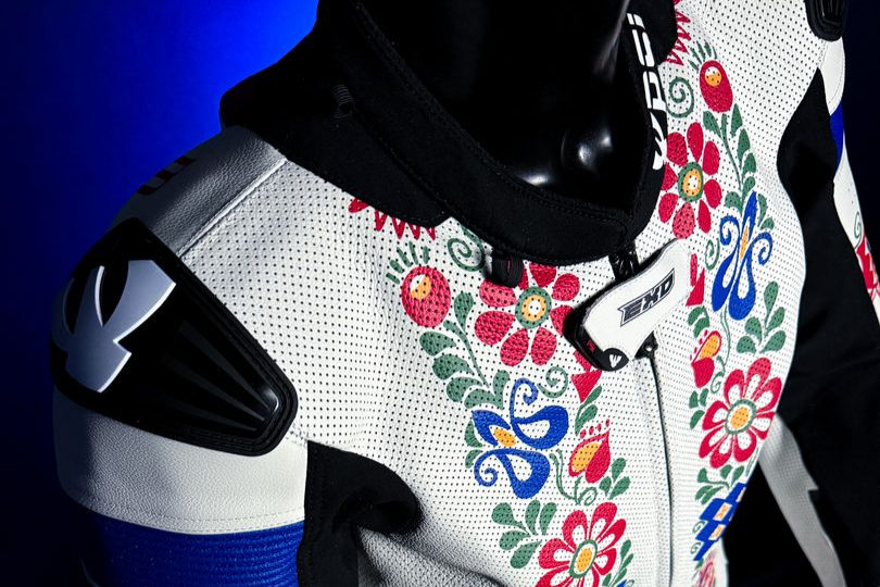 Designer moto suit by PSí HUBÍK