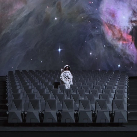Z planetária ke hvězdám