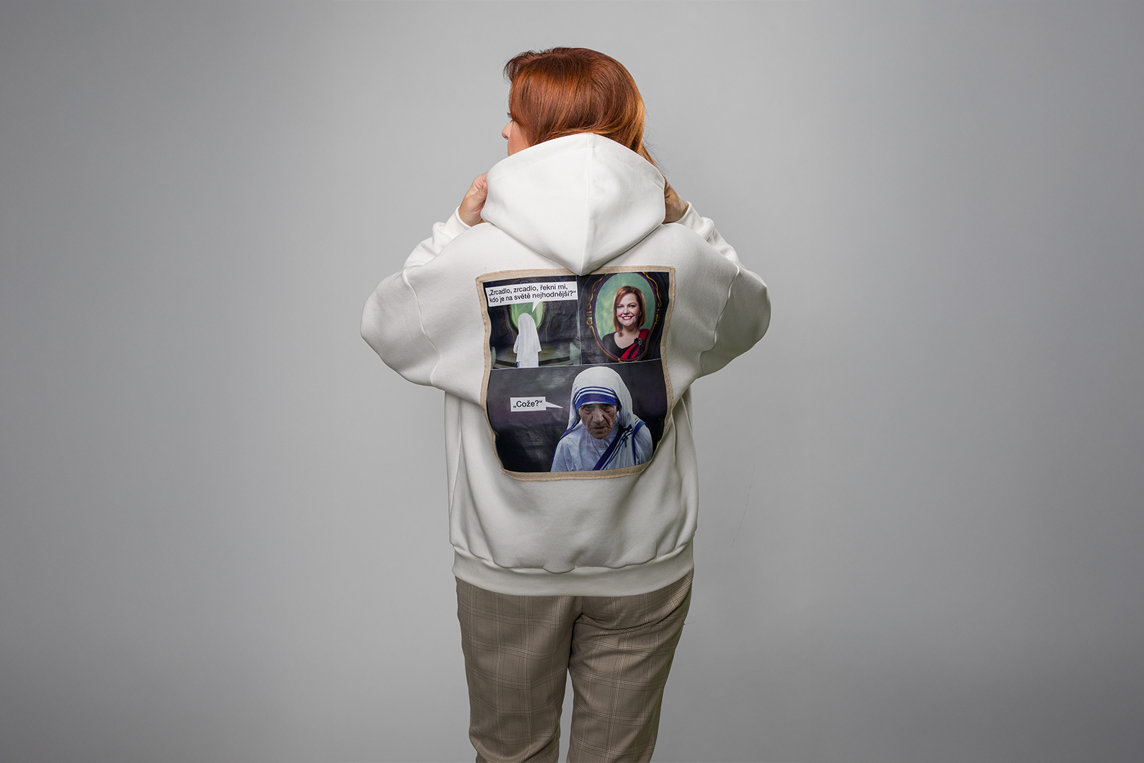 NA LOVU: MIKINA TMBK KVÍZOVÁ DÁMA VEL. M/L