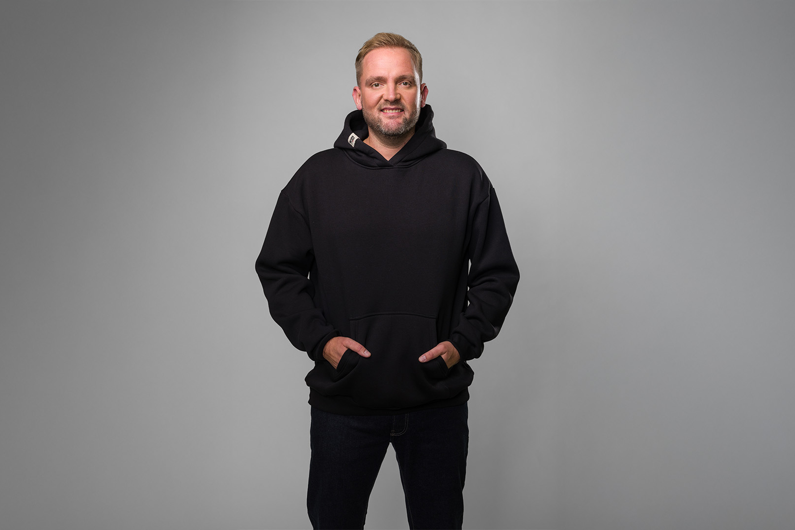 NA LOVU: MIKINA TMBK ŽOLÍK VEL. XL