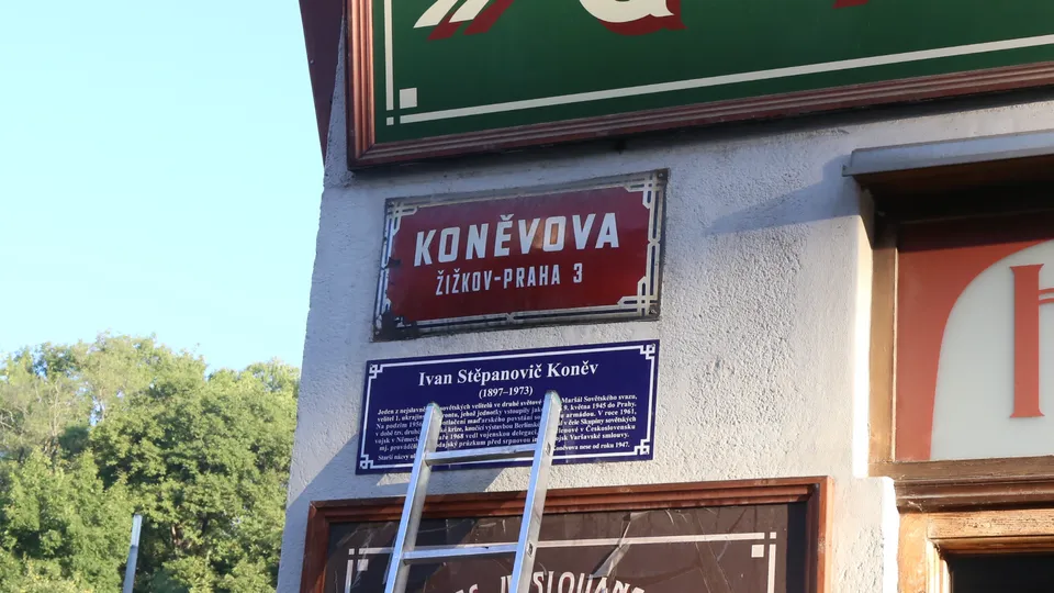 Cedule Koněvova z Tachovského nám.